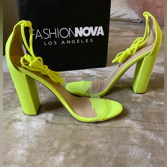 Fashion Nova Neon Yellow ‘Lose It All’ Suede Block Heel Sandals - Size 9 - Picture 5 of 6